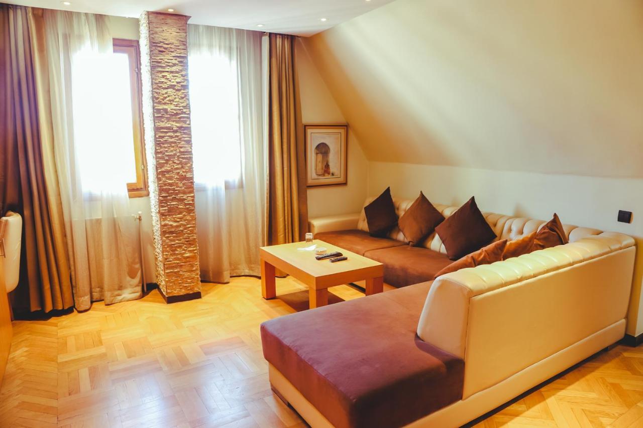 Hotel Perce Neige Ifrane  Bagian luar foto