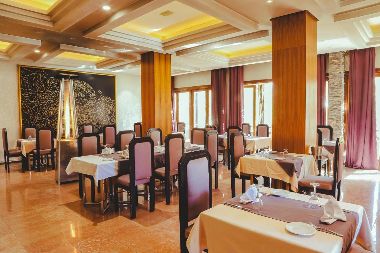Hotel Perce Neige Ifrane  Bagian luar foto